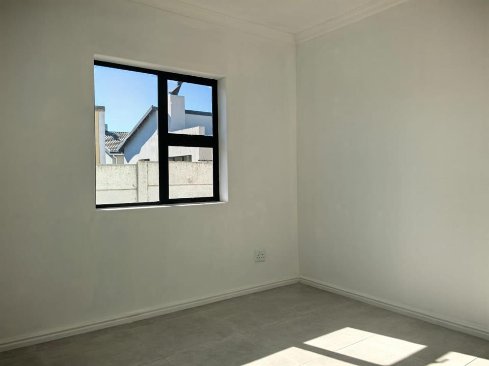 Newly Built 3 Bedroom Family Home in Croydon — photo 12 of 20